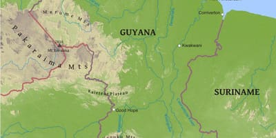 Carte de la Guyane montrant la plaine côtière basse
