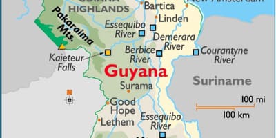 Carte de la Guyane montrant les chaînes de montagnes